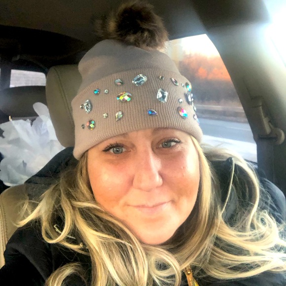 Meet your Posher, Cassie - Picture 1 of 2